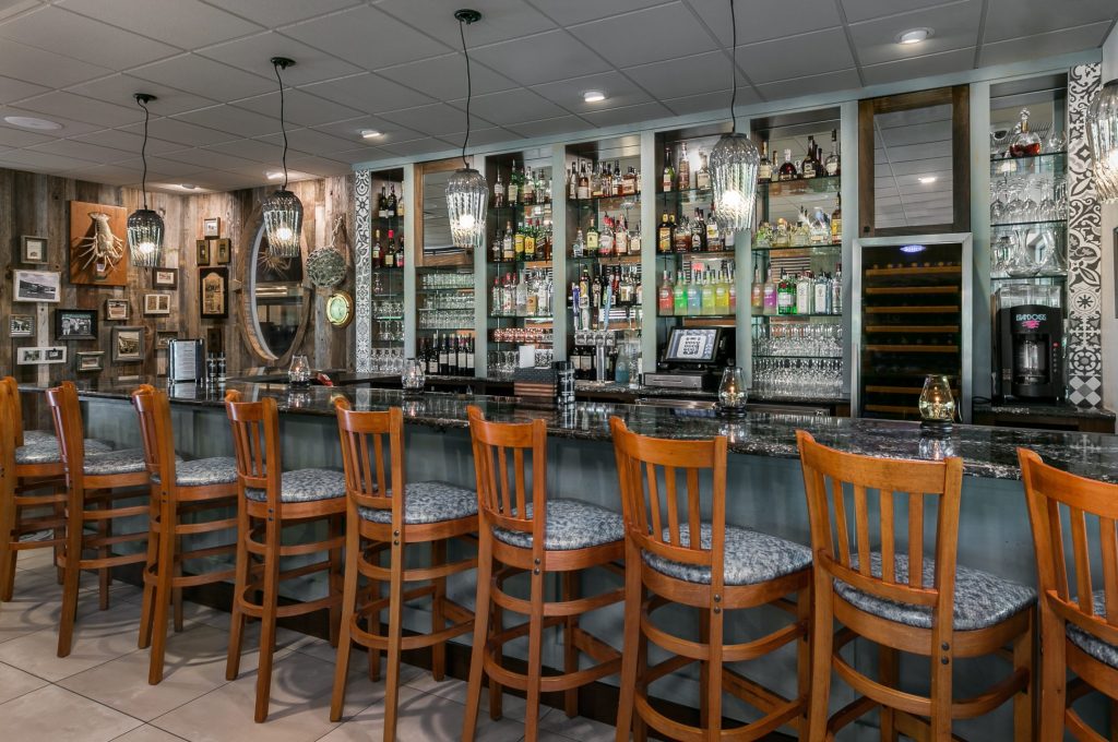 Farlow's - Restaurant Renovation - Bar