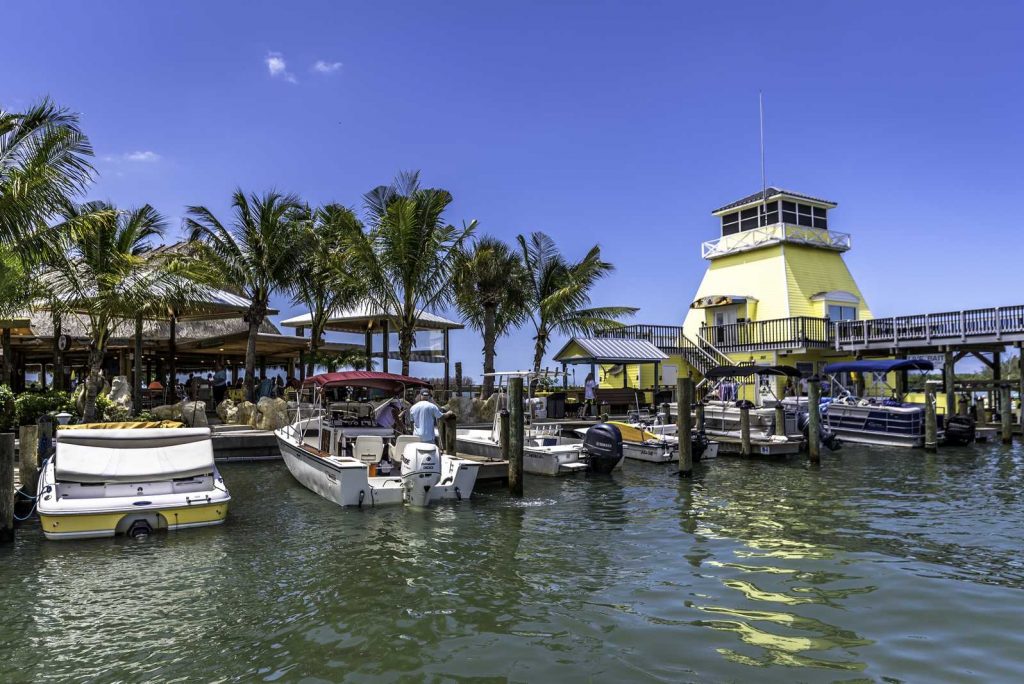 The Lighthouse Grill - Boat Dock